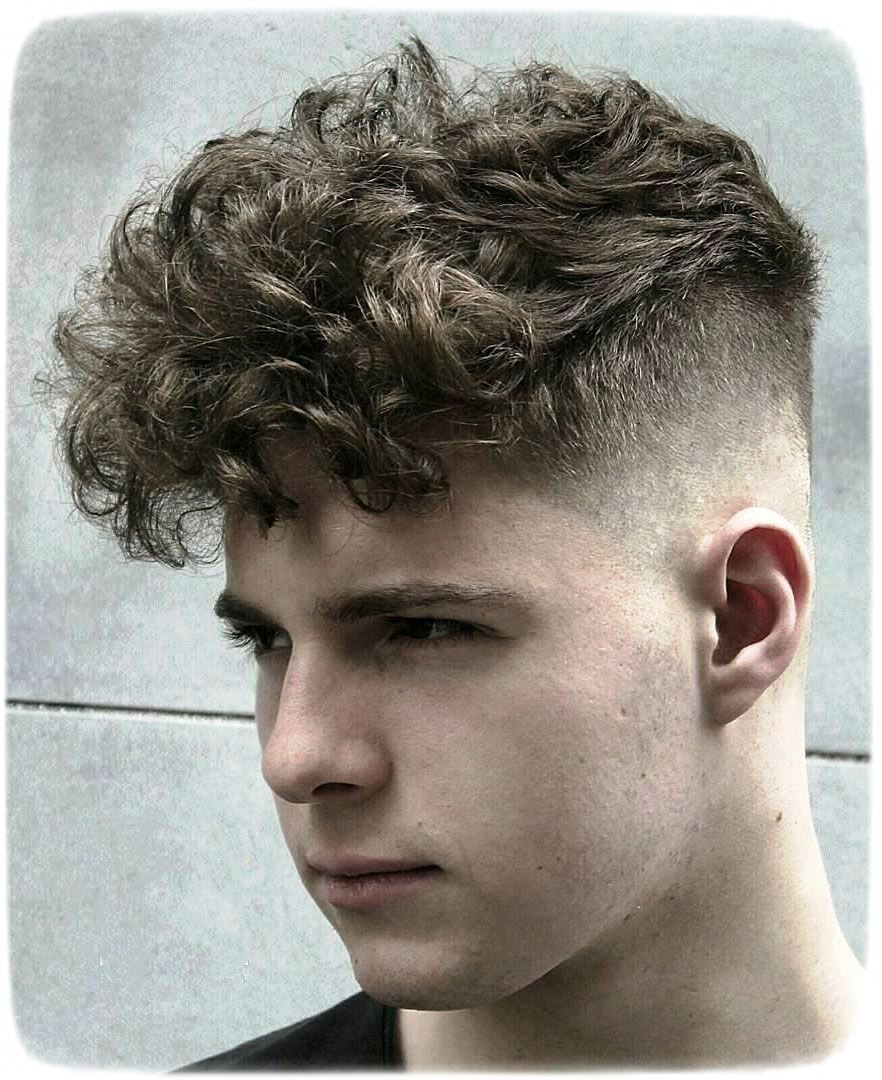 MOICANO DISFARÇADO - CORTES DE CABELO MASCULINO MOICANO DEGRADE