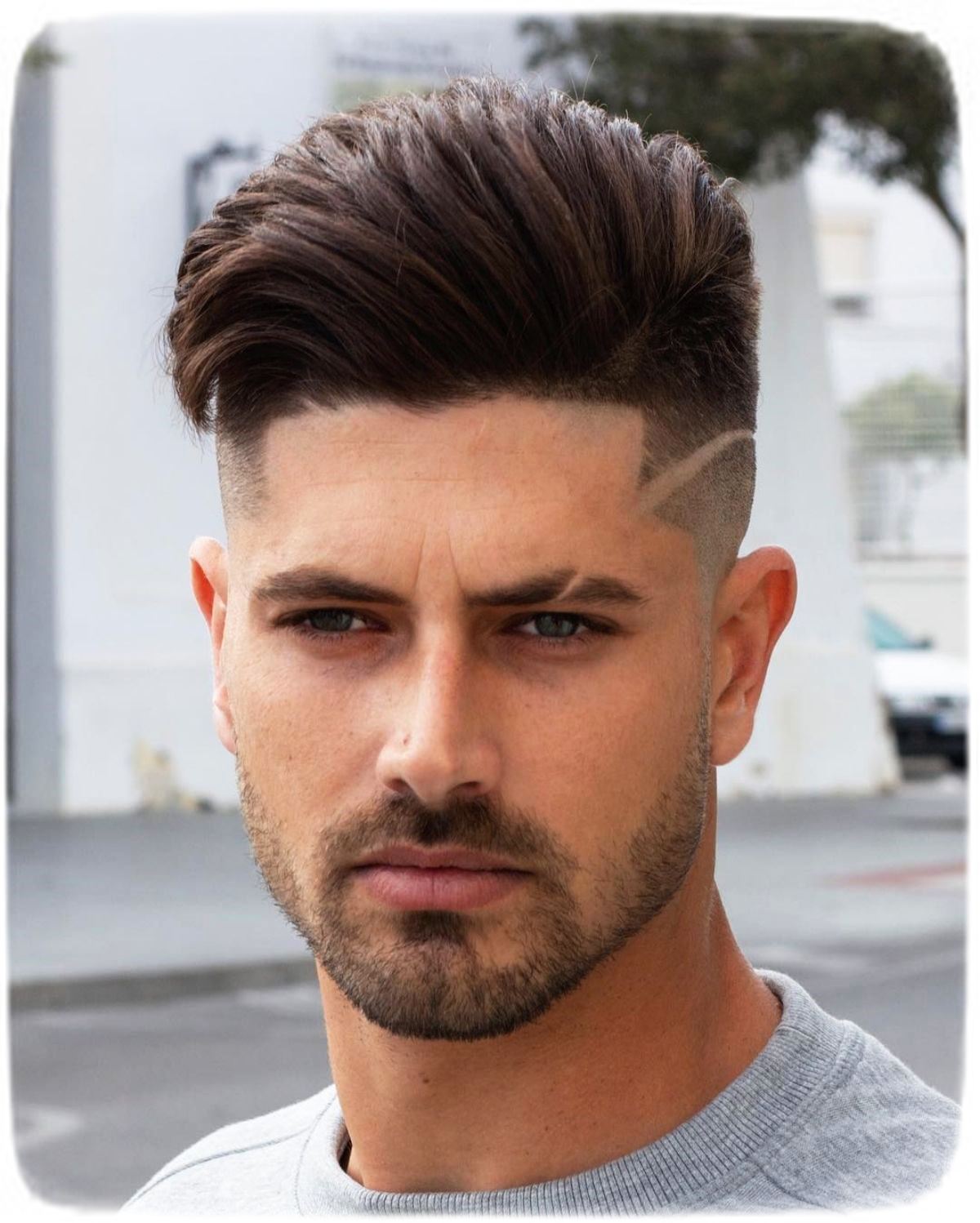 Vivacabelo - Formas diferentes de usar o degradê masculino: Corte de cabelo  com risco - O risco é uma excelente maneira de renovar seu visual e essa  mudança pode ser discreta com