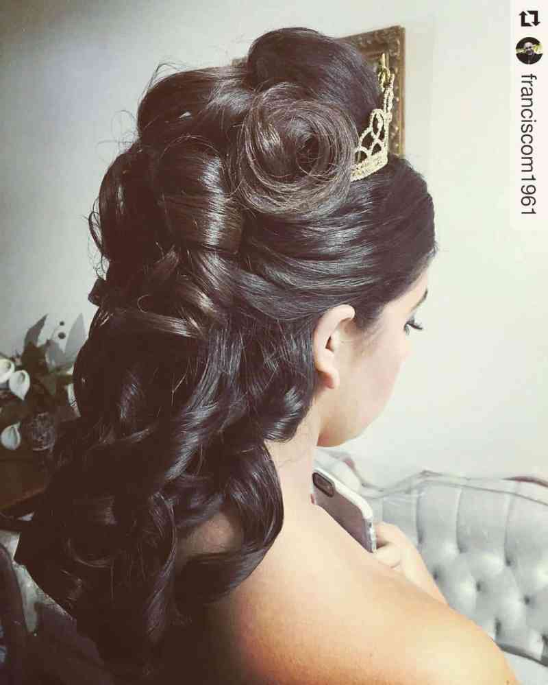 Peinados Para Quinceaneras De Pelo Rizado 821a55d12