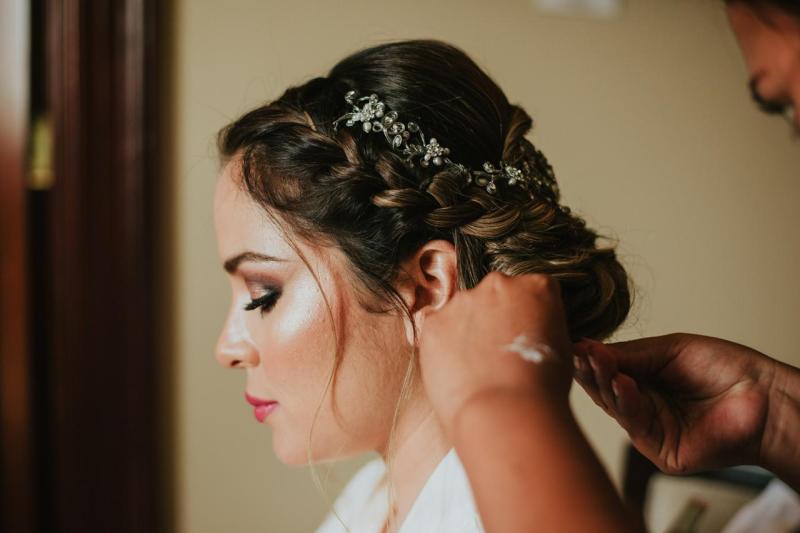 Pelo Largo Peinados Para Quinceaneras Con Corona C35c829f9