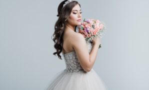 pelo suelto peinados para quinceaneras 2022 01c6407ae